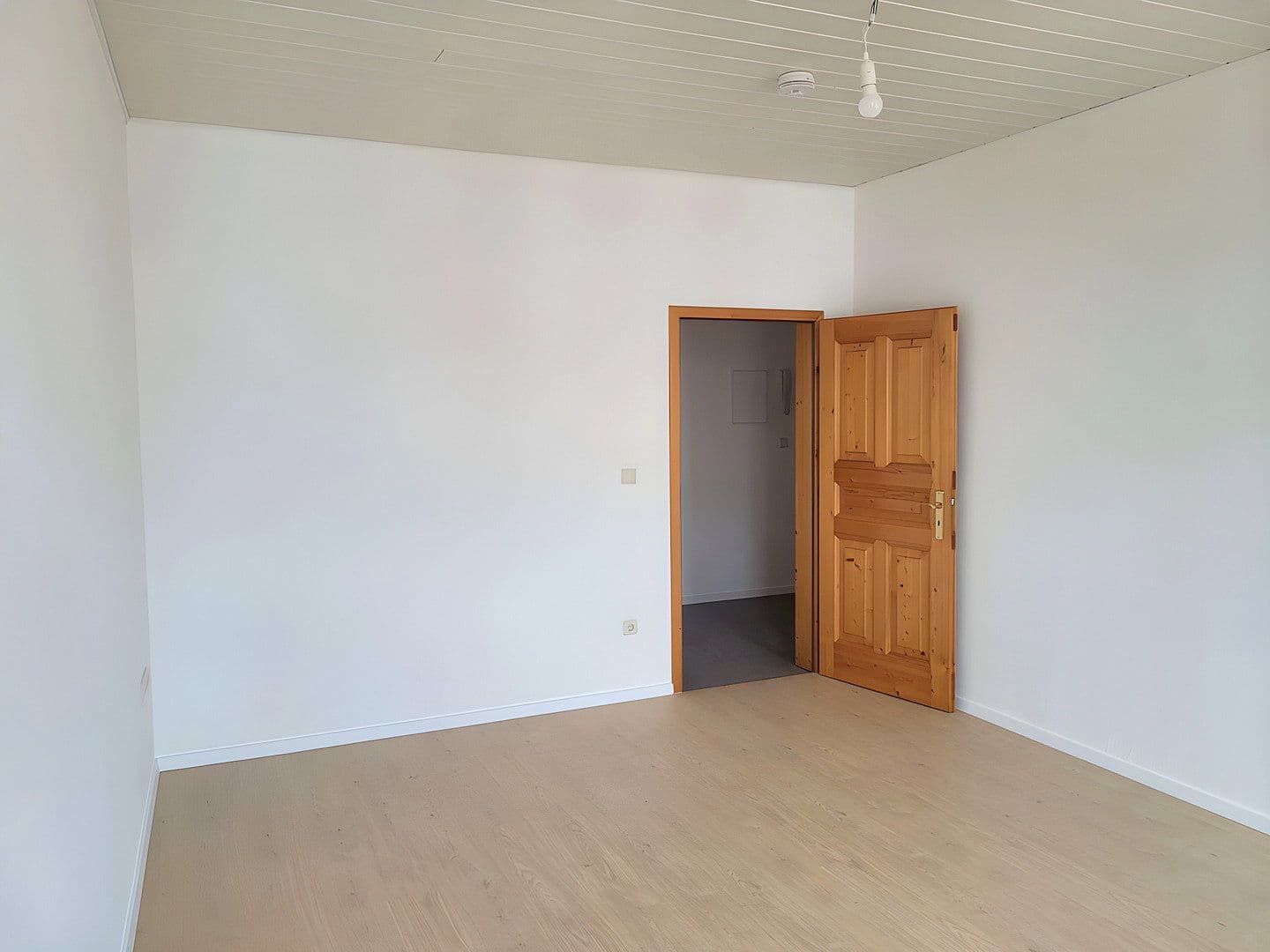 Pronájem bytu 4+1 115 m², Dieskaustraße 224, Leipzig, Sasko Pronájem bytu 4+1 115 m², Dieskaustraße 224, Leipzig, Sasko