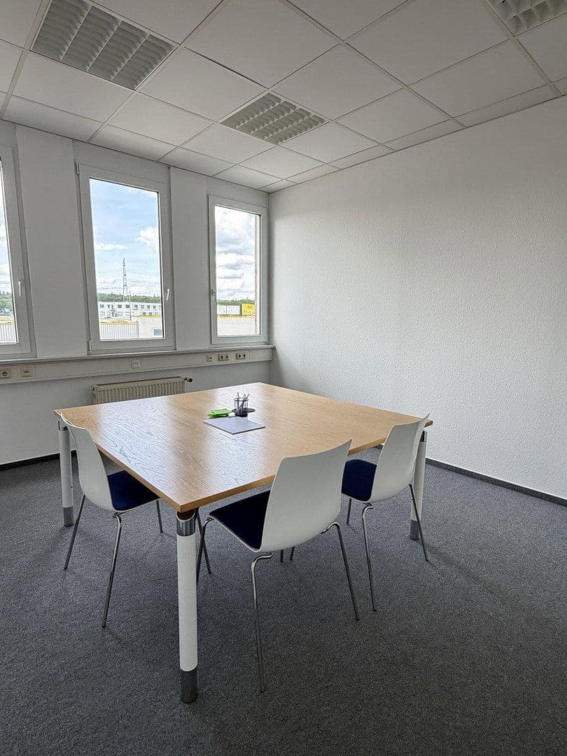 Pronájem kanceláře 174 m², Stuttgarter Straße 41, Pforzheim, Bádensko-Württembersko Pronájem kanceláře 174 m², Stuttgarter Straße 41, Pforzheim, Bádensko-Württembersko