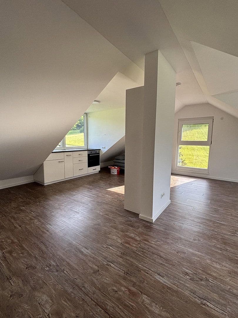 Pronájem bytu 1+1 45 m², Weinstadt, Bádensko-Württembersko Pronájem bytu 1+1 45 m², Weinstadt, Bádensko-Württembersko