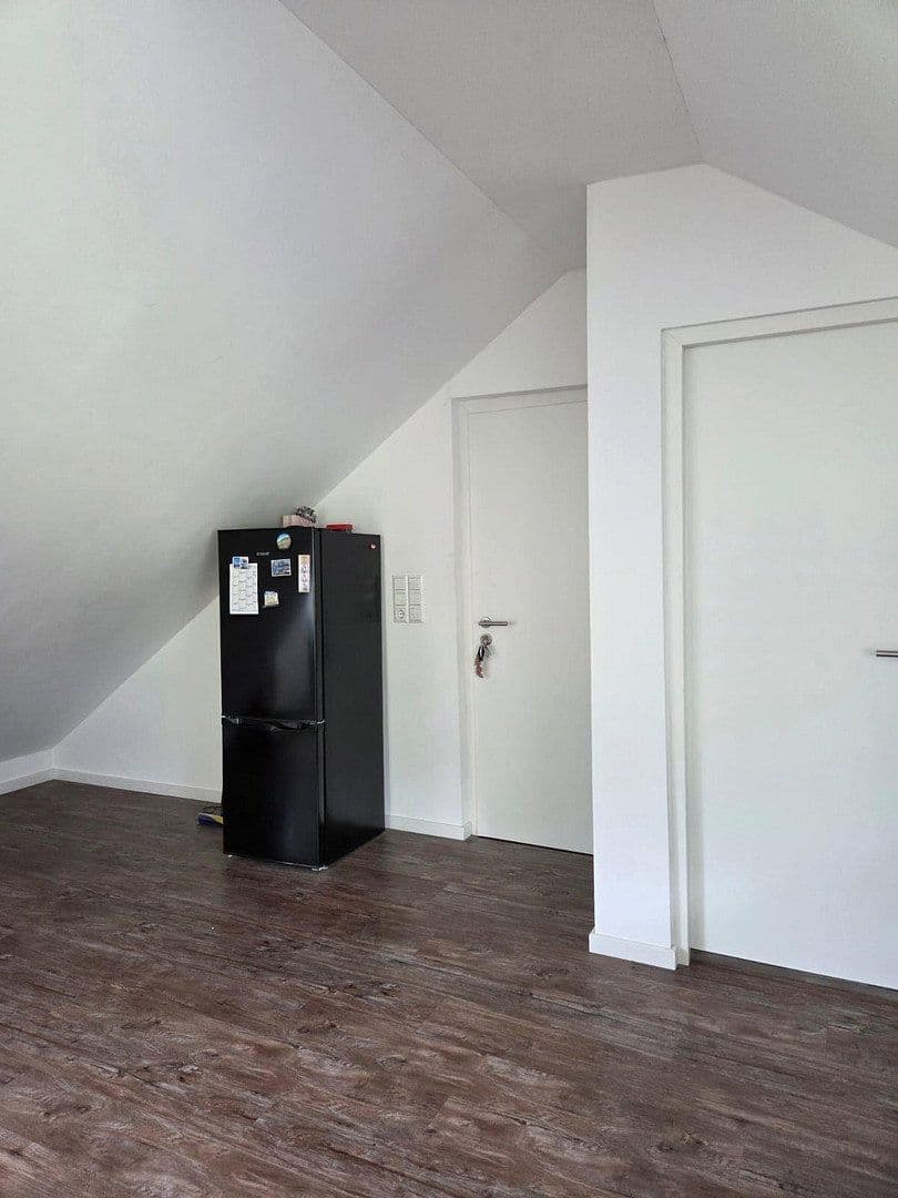 Pronájem bytu 1+1 45 m², Weinstadt, Bádensko-Württembersko Pronájem bytu 1+1 45 m², Weinstadt, Bádensko-Württembersko