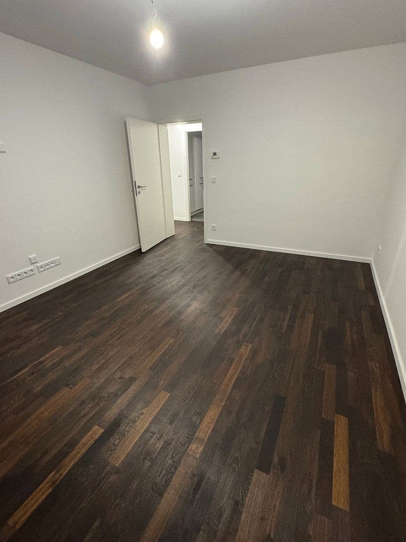 Pronájem bytu 3+1 58 m², Sigmund-Freud-Straße 43, Frankfurt am Main, Hessen Pronájem bytu 3+1 58 m², Sigmund-Freud-Straße 43, Frankfurt am Main, Hessen
