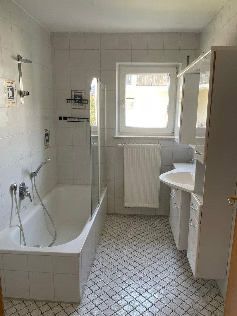 Pronájem bytu 3+1 89 m², Ricca Bona Strasse 3, Wallersdorf, Bavorsko Pronájem bytu 3+1 89 m², Ricca Bona Strasse 3, Wallersdorf, Bavorsko