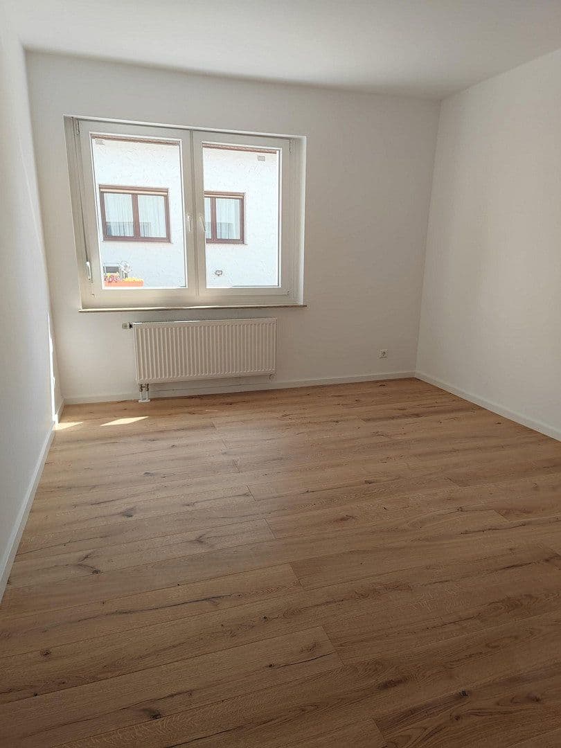 Prodej bytu 3+1 68 m², Neuhausen auf den Fildern, Bádensko-Württembersko Prodej bytu 3+1 68 m², Neuhausen auf den Fildern, Bádensko-Württembersko