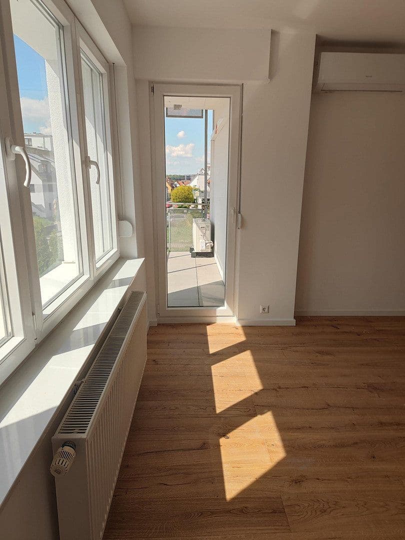 Prodej bytu 3+1 68 m², Neuhausen auf den Fildern, Bádensko-Württembersko Prodej bytu 3+1 68 m², Neuhausen auf den Fildern, Bádensko-Württembersko