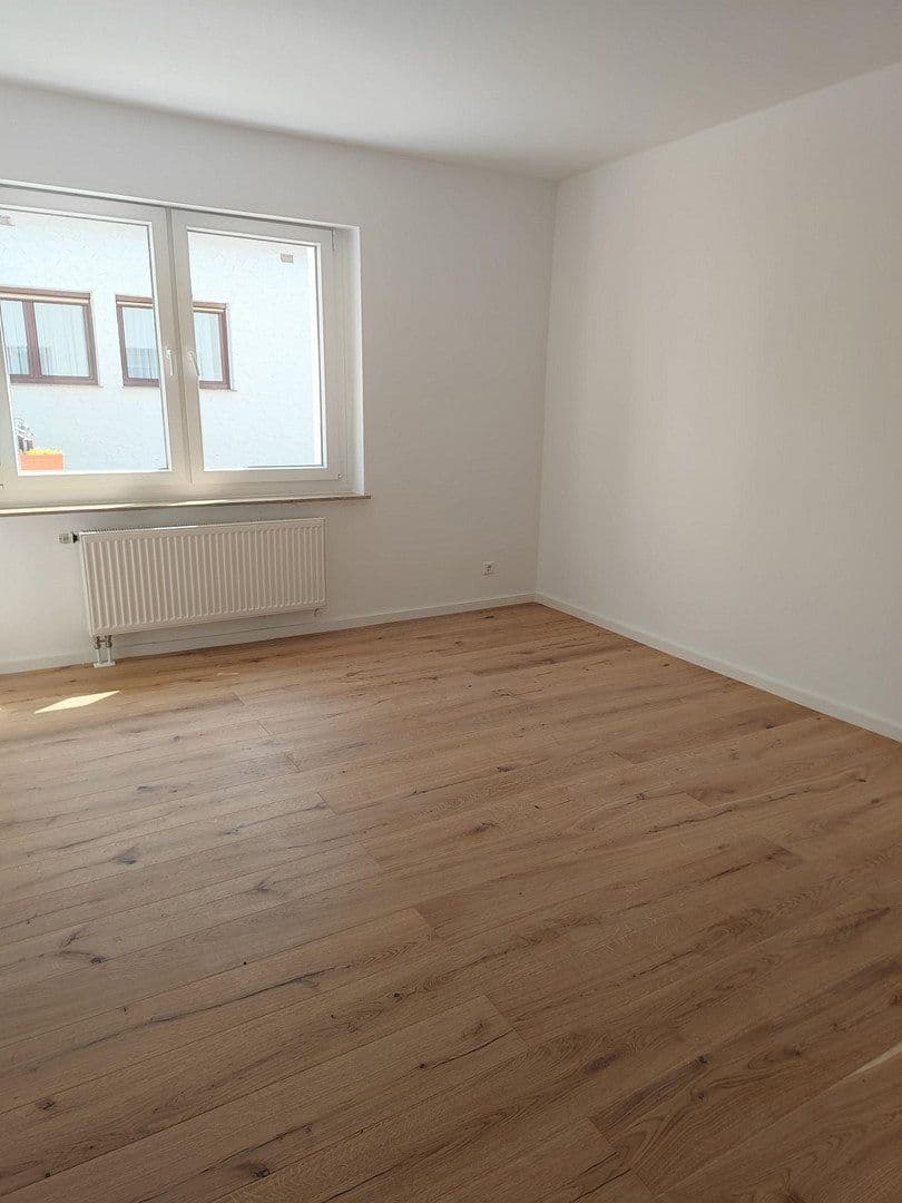Prodej bytu 3+1 68 m², Neuhausen auf den Fildern, Bádensko-Württembersko Prodej bytu 3+1 68 m², Neuhausen auf den Fildern, Bádensko-Württembersko