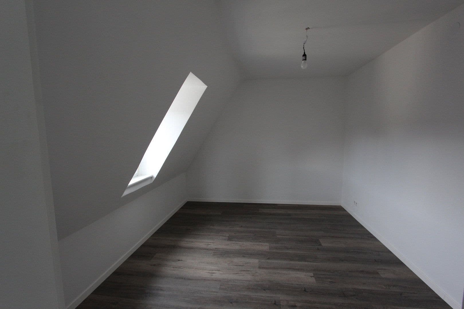 Prodej bytu 2+1 51 m², Stuttgart, Bádensko-Württembersko Prodej bytu 2+1 51 m², Stuttgart, Bádensko-Württembersko