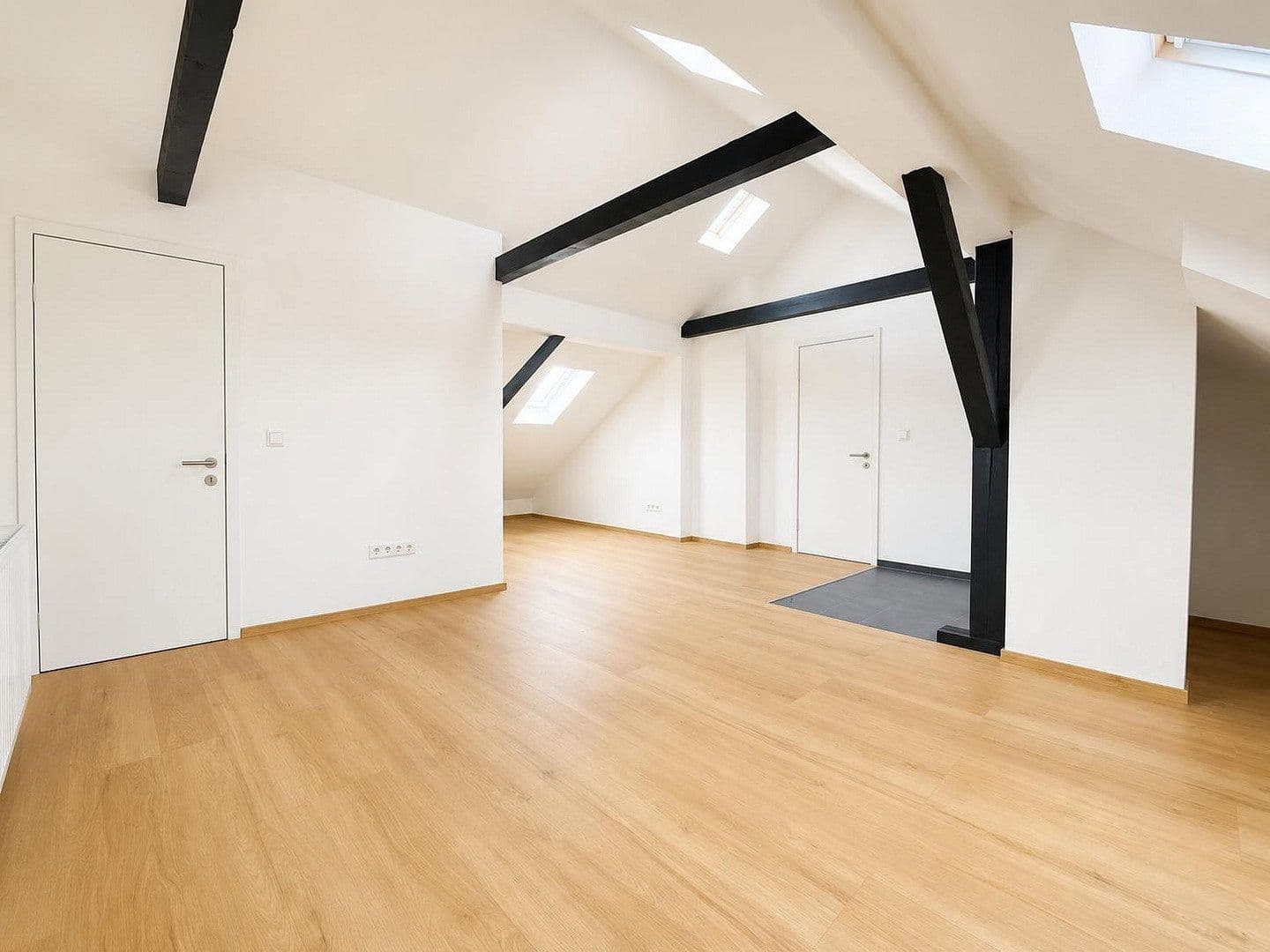 Prodej domu 192 m², pozemek 649 m², Friedrich-Ebert-Straße 68, Erzhausen, Hessen Prodej domu 192 m², pozemek 649 m², Friedrich-Ebert-Straße 68, Erzhausen, Hessen