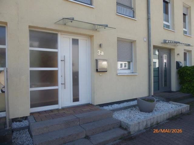 Prodej domu 145 m², pozemek 208 m², Am weißkirchener Berg 3a, Frankfurt, Hessen Prodej domu 145 m², pozemek 208 m², Am weißkirchener Berg 3a, Frankfurt, Hessen