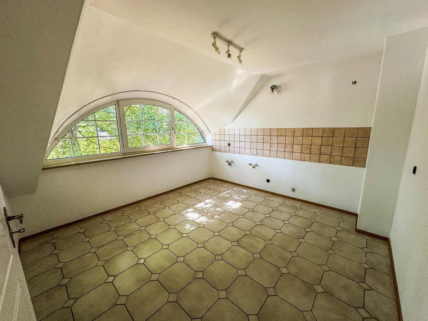Pronájem bytu 3+1 120 m², Zirndorf, Bavorsko Pronájem bytu 3+1 120 m², Zirndorf, Bavorsko