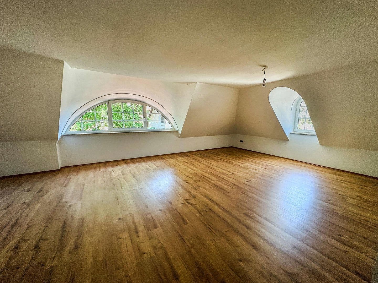 Pronájem bytu 3+1 120 m², Zirndorf, Bavorsko Pronájem bytu 3+1 120 m², Zirndorf, Bavorsko