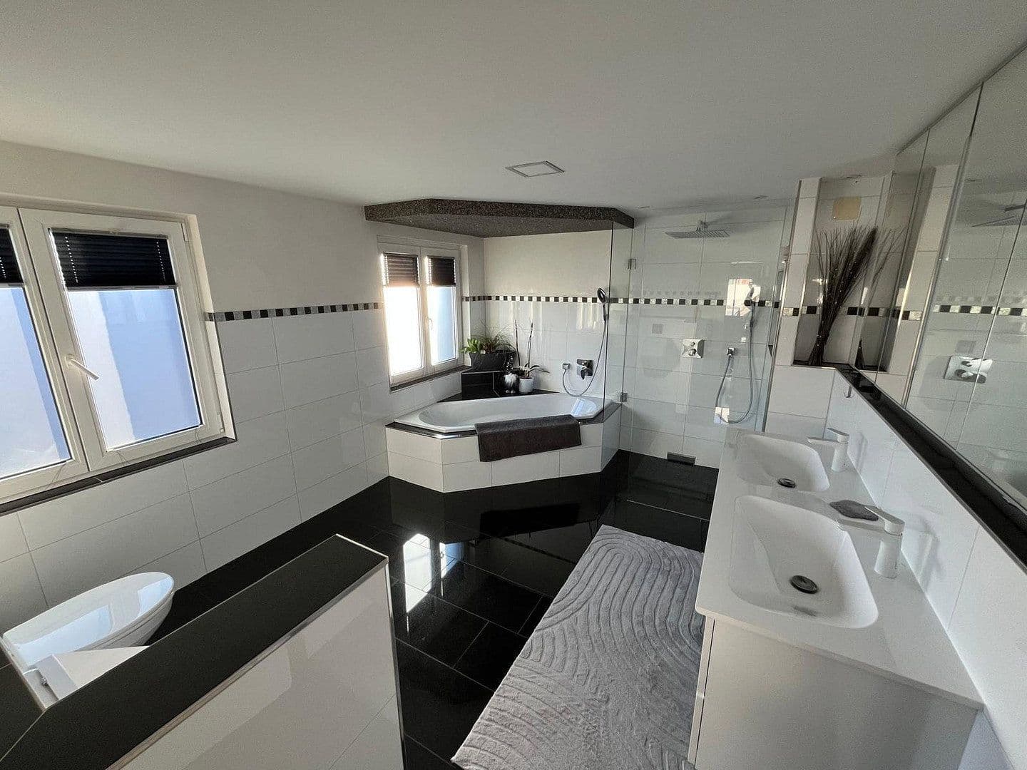 Prodej domu 136 m², pozemek 356 m², Gempenstraße, 3, Weil am Rhein, Bádensko-Württembersko Prodej domu 136 m², pozemek 356 m², Gempenstraße, 3, Weil am Rhein, Bádensko-Württembersko