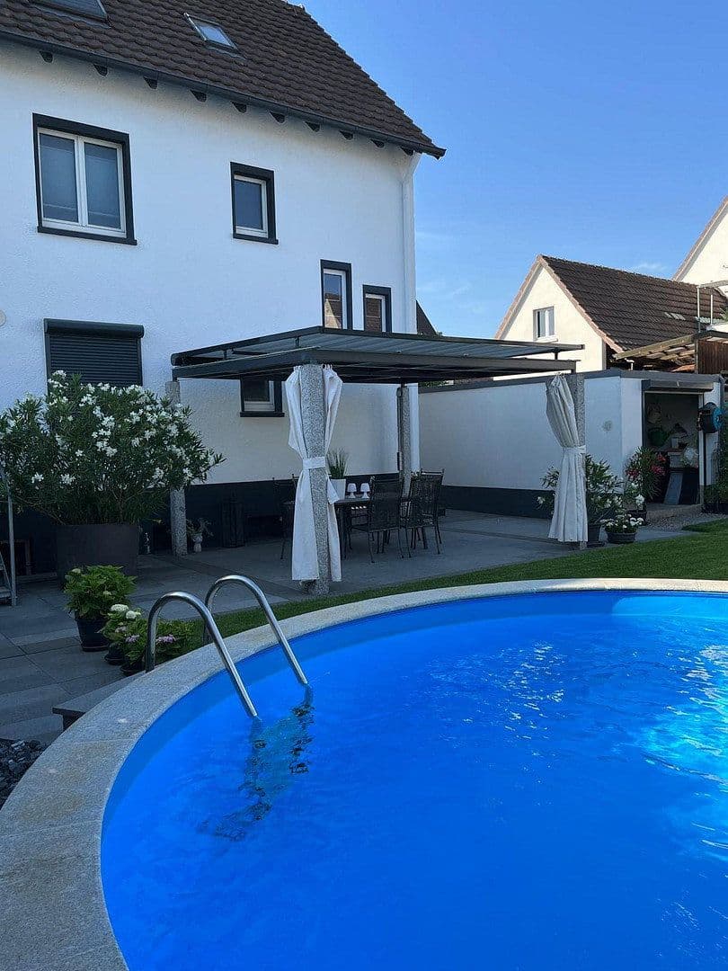 Prodej domu 136 m², pozemek 356 m², Gempenstraße, 3, Weil am Rhein, Bádensko-Württembersko Prodej domu 136 m², pozemek 356 m², Gempenstraße, 3, Weil am Rhein, Bádensko-Württembersko