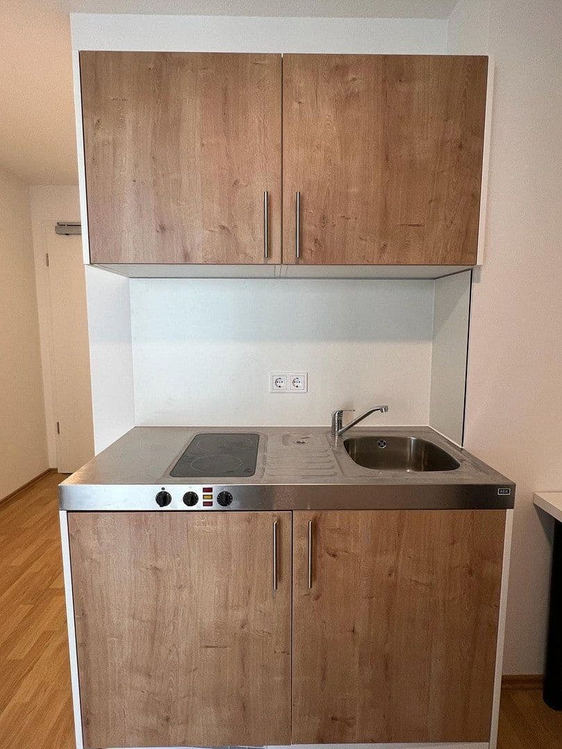 Pronájem bytu 1+1 24 m², Künhoferstraße 22, Nürnberg, Bavorsko Pronájem bytu 1+1 24 m², Künhoferstraße 22, Nürnberg, Bavorsko