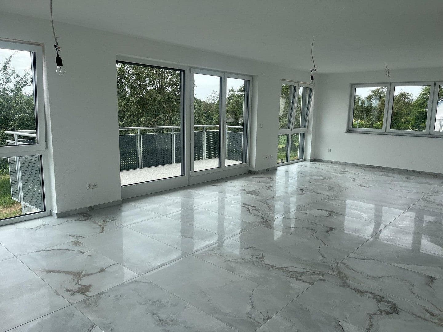 Pronájem bytu 4+1 130 m², Kastanienring 53, Bad Rappenau, Bádensko-Württembersko Pronájem bytu 4+1 130 m², Kastanienring 53, Bad Rappenau, Bádensko-Württembersko