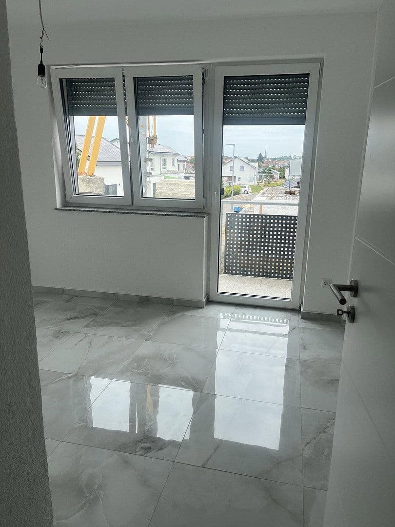 Pronájem bytu 4+1 130 m², Kastanienring 53, Bad Rappenau, Bádensko-Württembersko Pronájem bytu 4+1 130 m², Kastanienring 53, Bad Rappenau, Bádensko-Württembersko