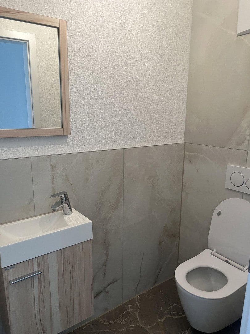 Pronájem bytu 4+1 130 m², Kastanienring 53, Bad Rappenau, Bádensko-Württembersko Pronájem bytu 4+1 130 m², Kastanienring 53, Bad Rappenau, Bádensko-Württembersko