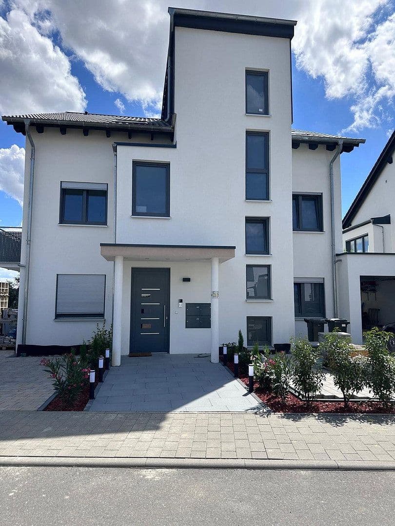 Pronájem bytu 4+1 130 m², Kastanienring 53, Bad Rappenau, Bádensko-Württembersko Pronájem bytu 4+1 130 m², Kastanienring 53, Bad Rappenau, Bádensko-Württembersko