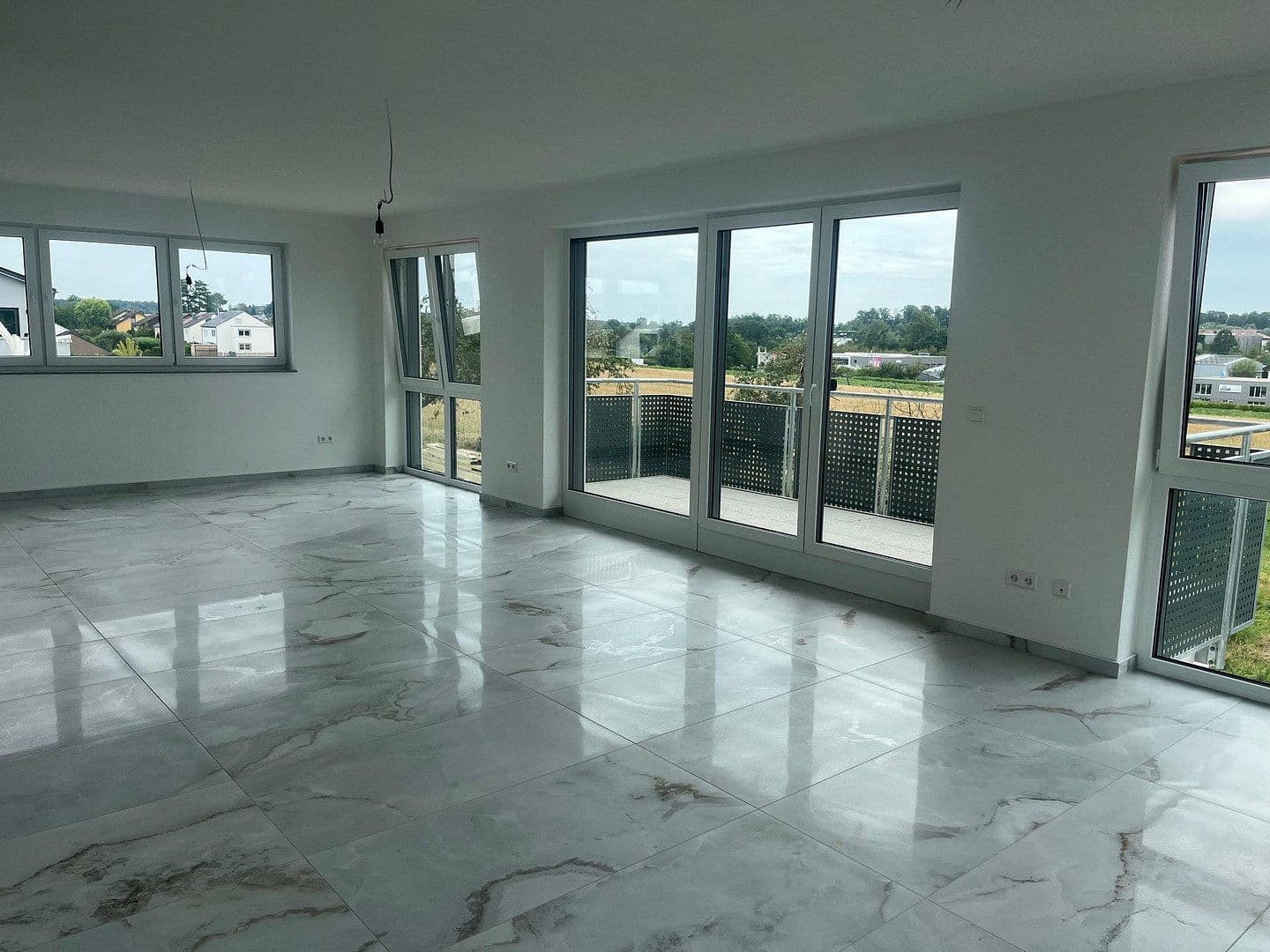 Pronájem bytu 4+1 130 m², Kastanienring 53, Bad Rappenau, Bádensko-Württembersko Pronájem bytu 4+1 130 m², Kastanienring 53, Bad Rappenau, Bádensko-Württembersko