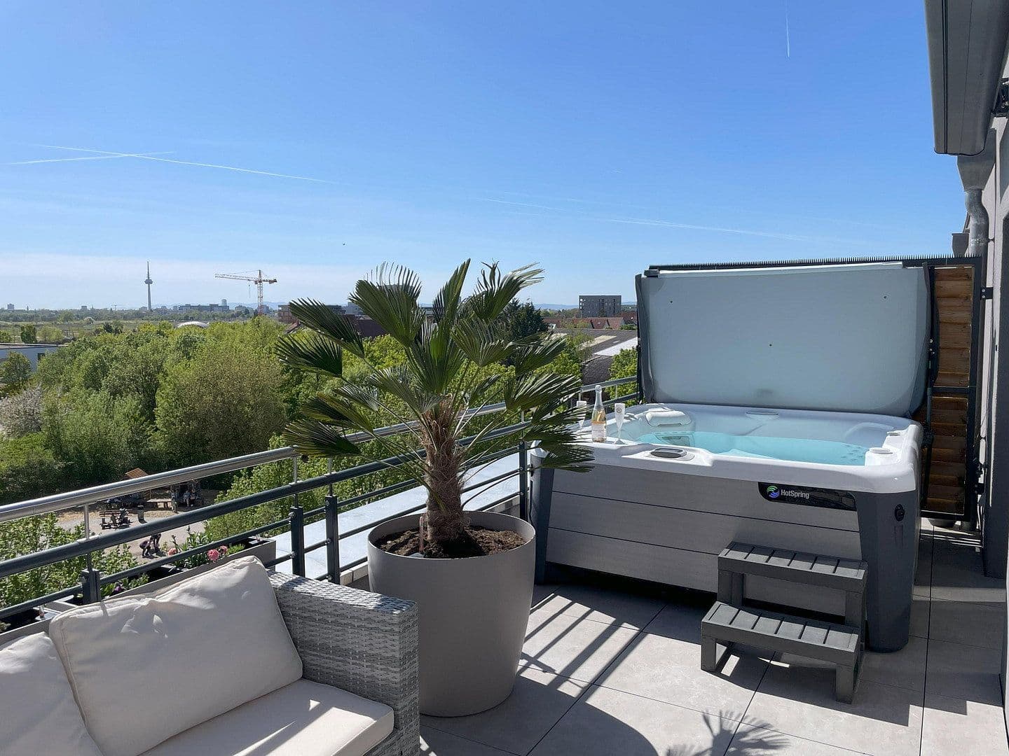 Prodej bytu 4+1 129 m², Ida-Dehmel-Ring 85, Mannheim, Bádensko-Württembersko Prodej bytu 4+1 129 m², Ida-Dehmel-Ring 85, Mannheim, Bádensko-Württembersko