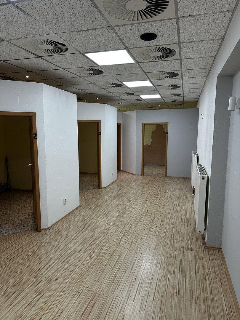 Pronájem kanceláře 124 m², Alte Landstraße 18, Ebsdorfergrund, Hessen Pronájem kanceláře 124 m², Alte Landstraße 18, Ebsdorfergrund, Hessen