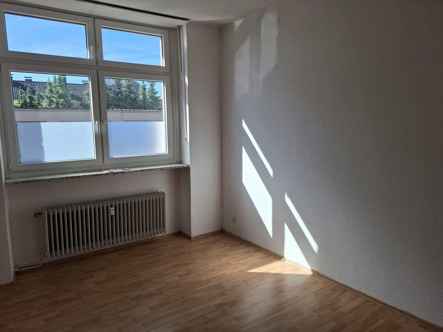 Pronájem bytu 2+kk 70 m², Plateniustr. 18, Wuppertal, Severní Porýní-Vestfálsko Pronájem bytu 2+kk 70 m², Plateniustr. 18, Wuppertal, Severní Porýní-Vestfálsko