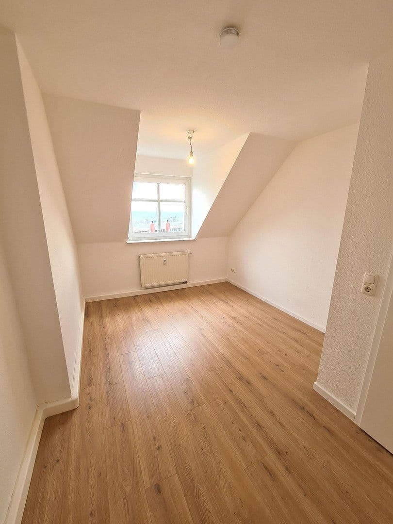 Pronájem bytu 2+1 45 m², Breite Straße 2, Hohenstein-Ernstthal, Sasko Pronájem bytu 2+1 45 m², Breite Straße 2, Hohenstein-Ernstthal, Sasko