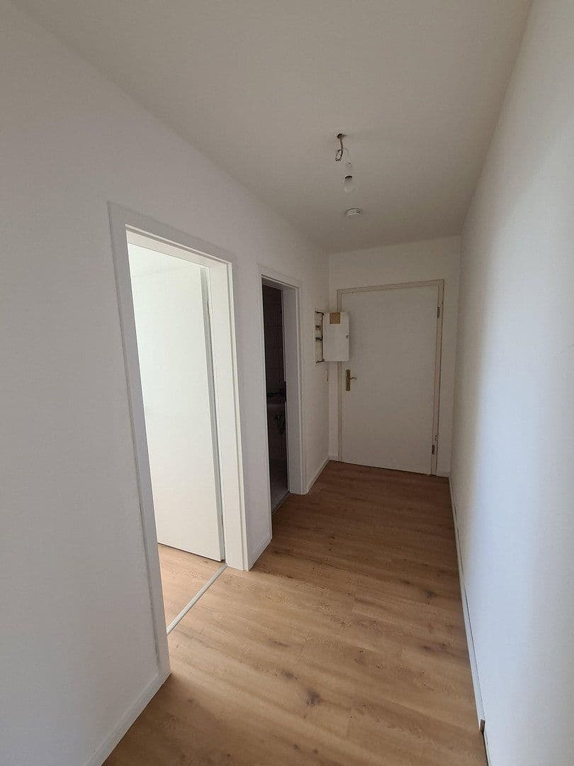 Pronájem bytu 2+1 45 m², Breite Straße 2, Hohenstein-Ernstthal, Sasko Pronájem bytu 2+1 45 m², Breite Straße 2, Hohenstein-Ernstthal, Sasko