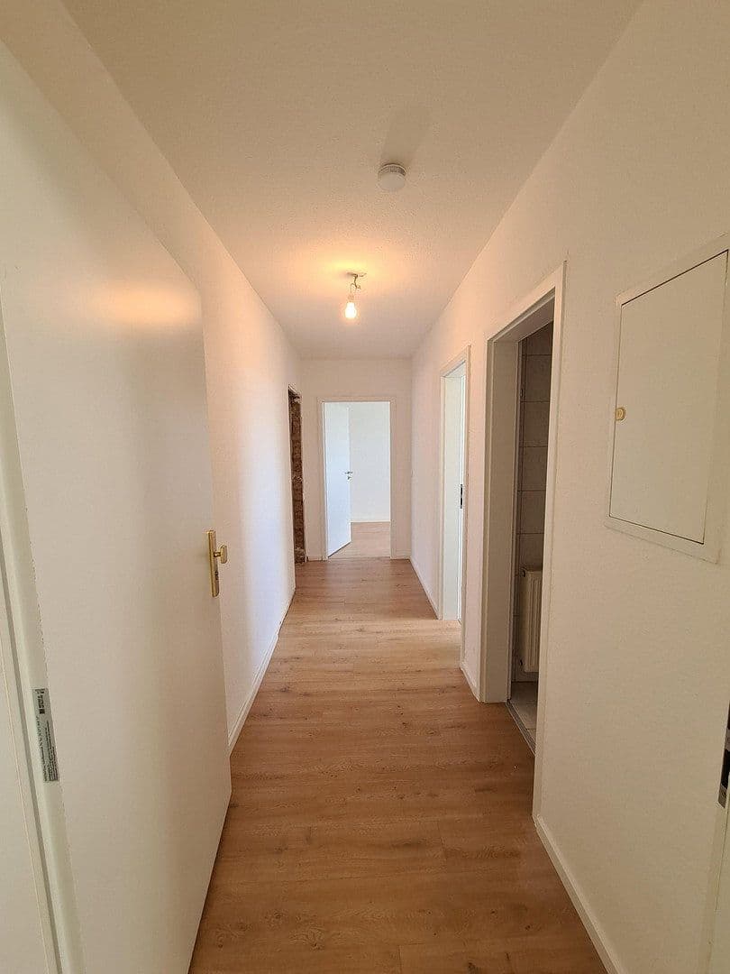 Pronájem bytu 2+1 45 m², Breite Straße 2, Hohenstein-Ernstthal, Sasko Pronájem bytu 2+1 45 m², Breite Straße 2, Hohenstein-Ernstthal, Sasko