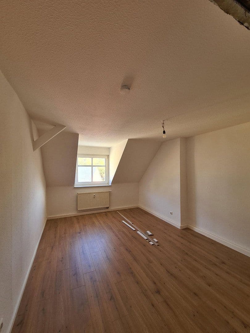 Pronájem bytu 2+1 45 m², Breite Straße 2, Hohenstein-Ernstthal, Sasko Pronájem bytu 2+1 45 m², Breite Straße 2, Hohenstein-Ernstthal, Sasko