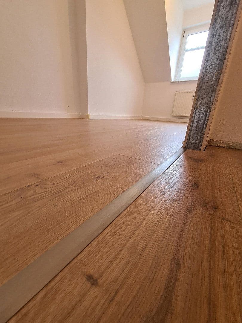 Pronájem bytu 2+1 45 m², Breite Straße 2, Hohenstein-Ernstthal, Sasko Pronájem bytu 2+1 45 m², Breite Straße 2, Hohenstein-Ernstthal, Sasko