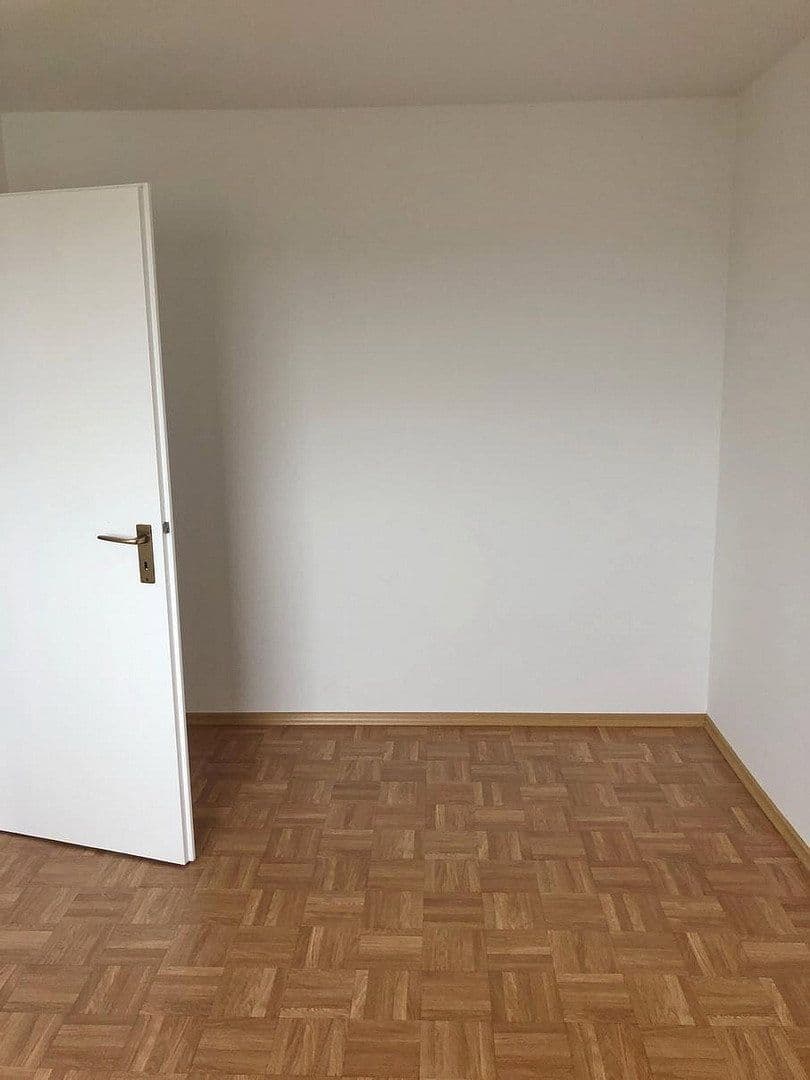 Pronájem domu 100 m², pozemek 1 m², Lerchenstraße 25, Crailsheim, Bádensko-Württembersko Pronájem domu 100 m², pozemek 1 m², Lerchenstraße 25, Crailsheim, Bádensko-Württembersko