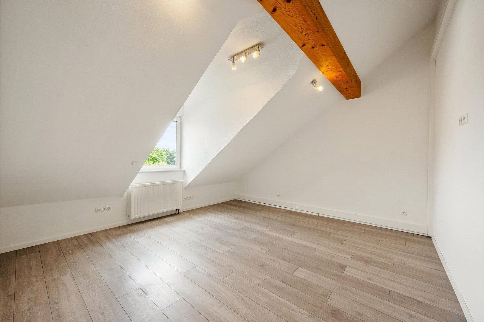 Prodej domu 141 m², pozemek 224 m², In der Wolfskaute 23, Weiterstadt, Hessen Prodej domu 141 m², pozemek 224 m², In der Wolfskaute 23, Weiterstadt, Hessen