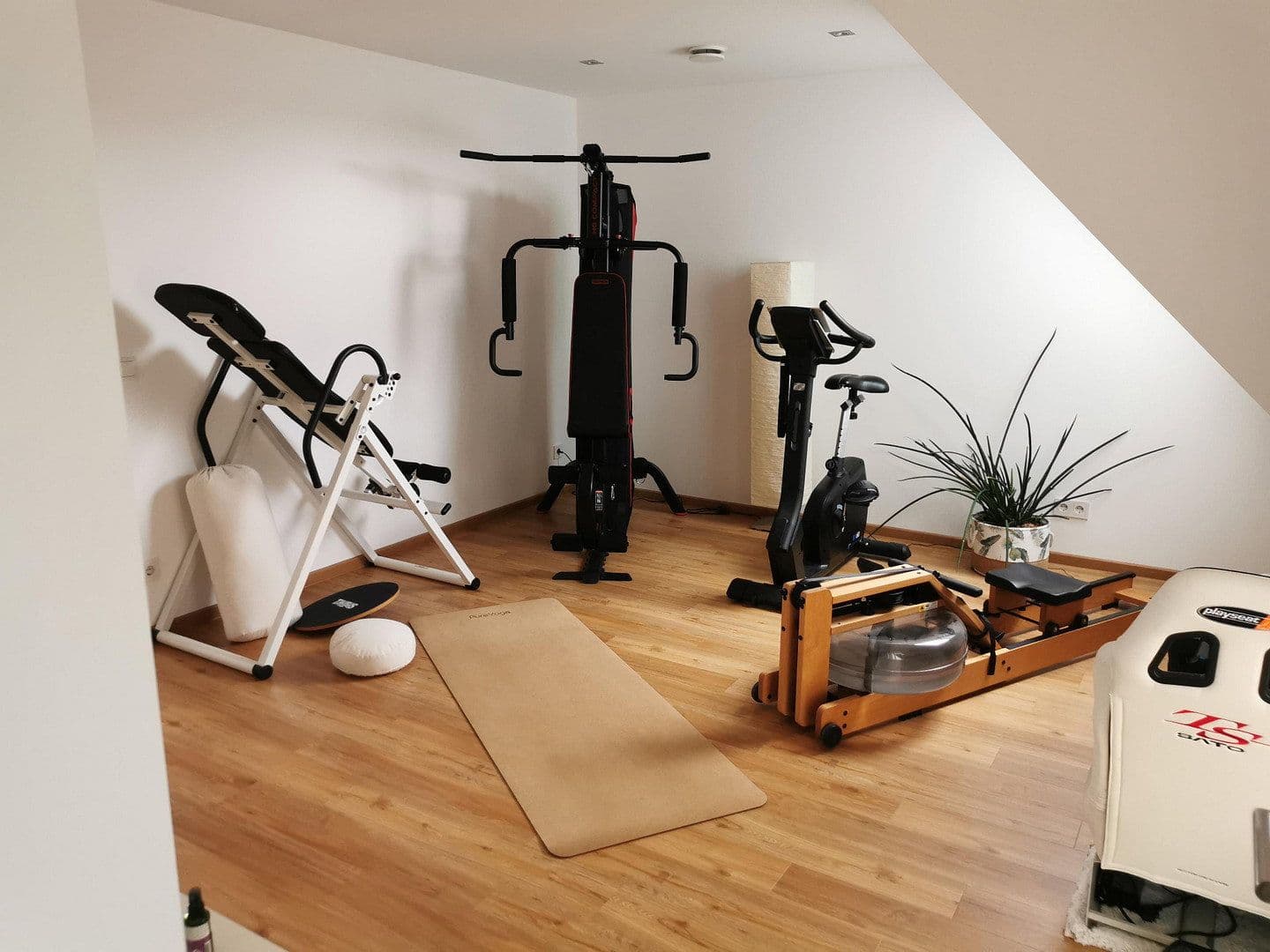 Pronájem bytu 5+1 194 m², Hauptstr. 29, Leinfelden-Echterdingen, Bádensko-Württembersko Pronájem bytu 5+1 194 m², Hauptstr. 29, Leinfelden-Echterdingen, Bádensko-Württembersko