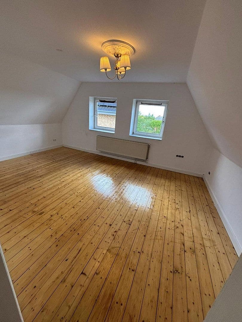 Prodej domu 162 m², pozemek 1.317 m², Alte Salzstr. 28, Bösdorf, Šlesvicko-Holštýnsko Prodej domu 162 m², pozemek 1.317 m², Alte Salzstr. 28, Bösdorf, Šlesvicko-Holštýnsko