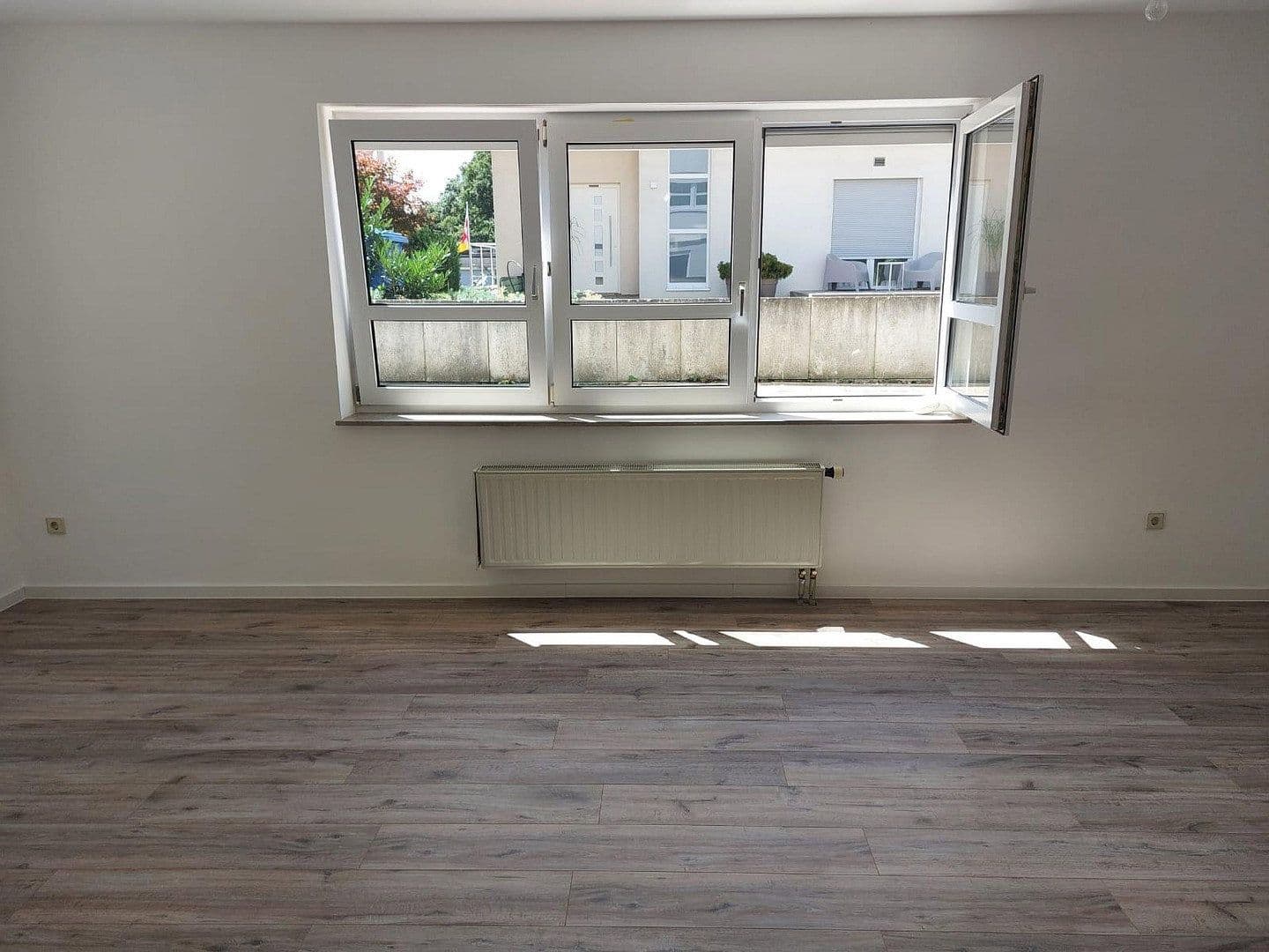 Pronájem bytu 1+1 40 m², Schwäbisch Gmünd, Bádensko-Württembersko Pronájem bytu 1+1 40 m², Schwäbisch Gmünd, Bádensko-Württembersko