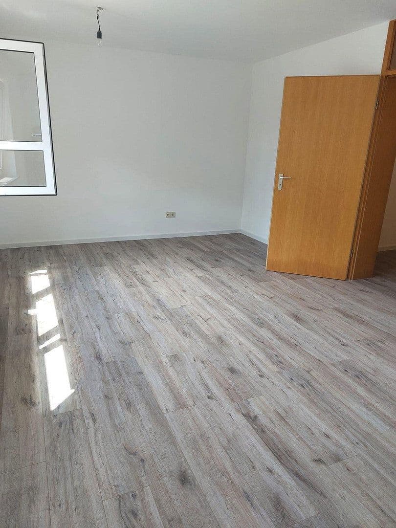 Pronájem bytu 1+1 40 m², Schwäbisch Gmünd, Bádensko-Württembersko Pronájem bytu 1+1 40 m², Schwäbisch Gmünd, Bádensko-Württembersko