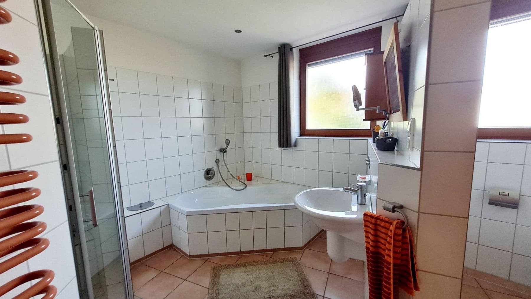 Prodej domu 273 m², pozemek 634 m², Geroldshausen, Bavorsko Prodej domu 273 m², pozemek 634 m², Geroldshausen, Bavorsko