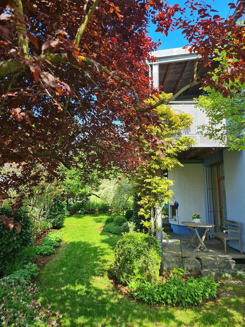 Prodej domu 273 m², pozemek 634 m², Geroldshausen, Bavorsko Prodej domu 273 m², pozemek 634 m², Geroldshausen, Bavorsko