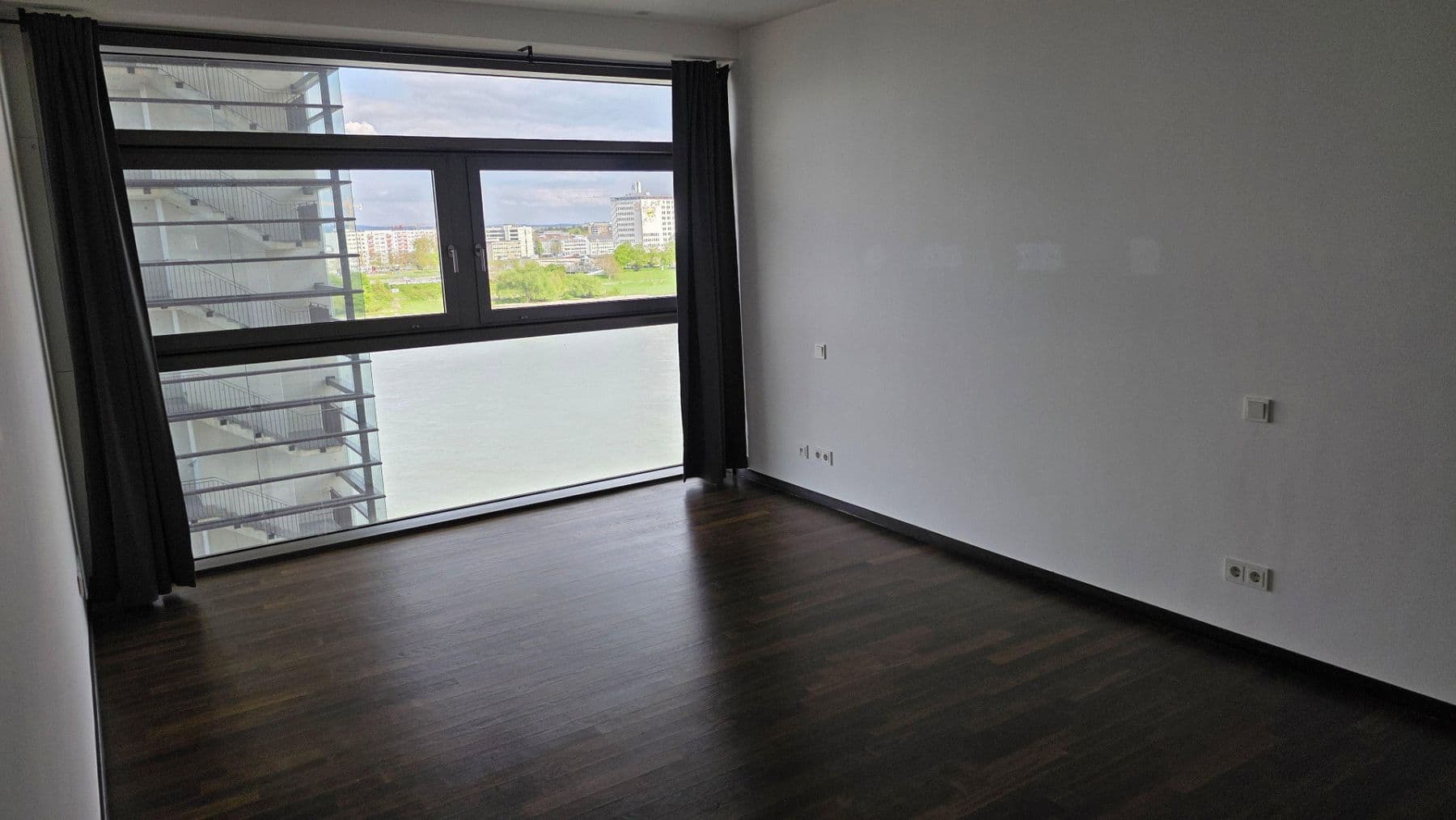 Pronájem bytu 3+1 110 m², Im Zollhafen 12, Köln, Severní Porýní-Vestfálsko Pronájem bytu 3+1 110 m², Im Zollhafen 12, Köln, Severní Porýní-Vestfálsko