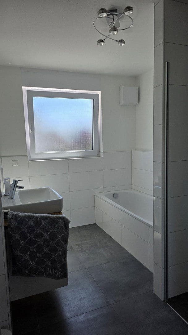 Pronájem bytu 3+1 93 m², Heinrich-Gerster-Straße 3, Karlsdorf-Neuthard, Bádensko-Württembersko Pronájem bytu 3+1 93 m², Heinrich-Gerster-Straße 3, Karlsdorf-Neuthard, Bádensko-Württembersko