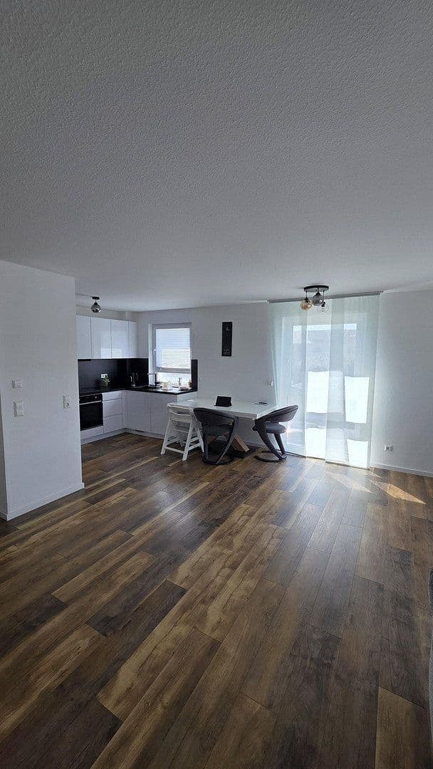 Pronájem bytu 3+1 93 m², Heinrich-Gerster-Straße 3, Karlsdorf-Neuthard, Bádensko-Württembersko Pronájem bytu 3+1 93 m², Heinrich-Gerster-Straße 3, Karlsdorf-Neuthard, Bádensko-Württembersko