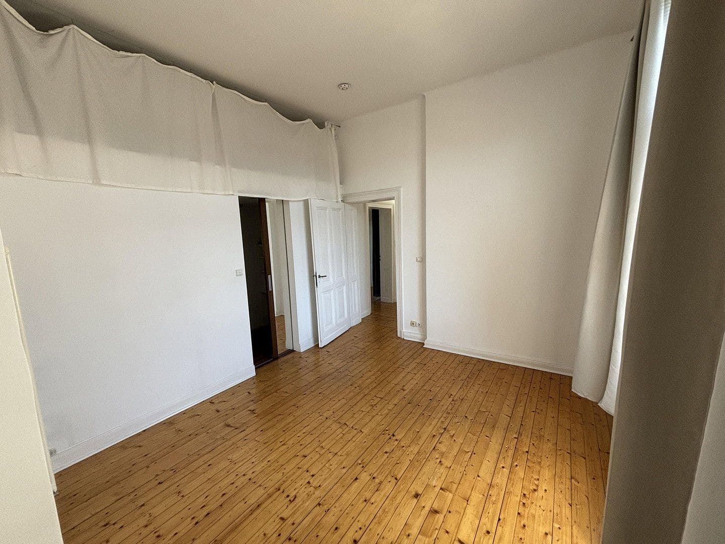 Pronájem bytu 4+kk 140 m², Bismarckstr. 94, Cáchy, Severní Porýní-Vestfálsko Pronájem bytu 4+kk 140 m², Bismarckstr. 94, Cáchy, Severní Porýní-Vestfálsko