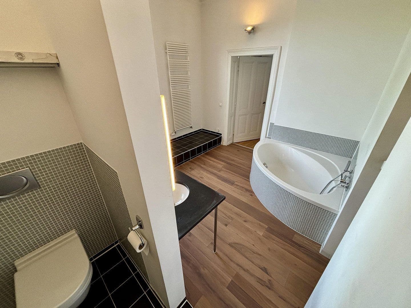 Pronájem bytu 4+kk 140 m², Bismarckstr. 94, Cáchy, Severní Porýní-Vestfálsko Pronájem bytu 4+kk 140 m², Bismarckstr. 94, Cáchy, Severní Porýní-Vestfálsko
