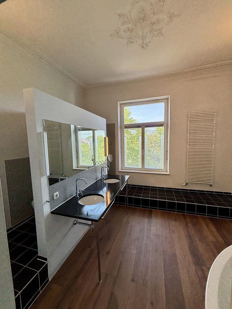 Pronájem bytu 4+kk 140 m², Bismarckstr. 94, Cáchy, Severní Porýní-Vestfálsko Pronájem bytu 4+kk 140 m², Bismarckstr. 94, Cáchy, Severní Porýní-Vestfálsko