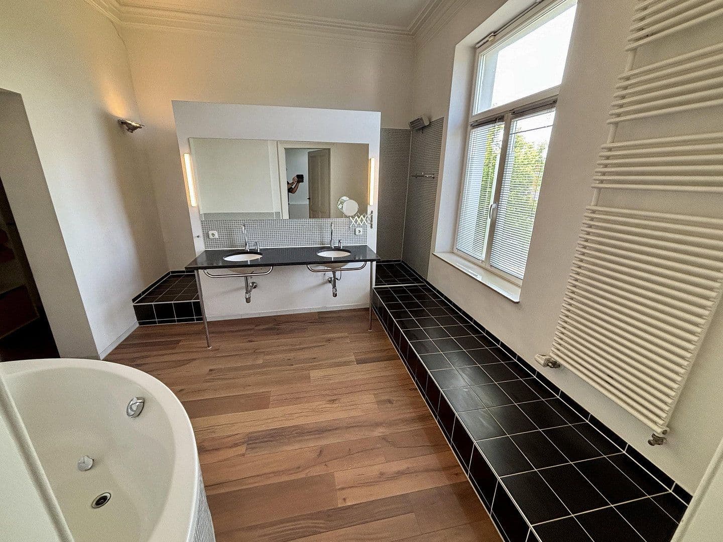 Pronájem bytu 4+kk 140 m², Bismarckstr. 94, Cáchy, Severní Porýní-Vestfálsko Pronájem bytu 4+kk 140 m², Bismarckstr. 94, Cáchy, Severní Porýní-Vestfálsko
