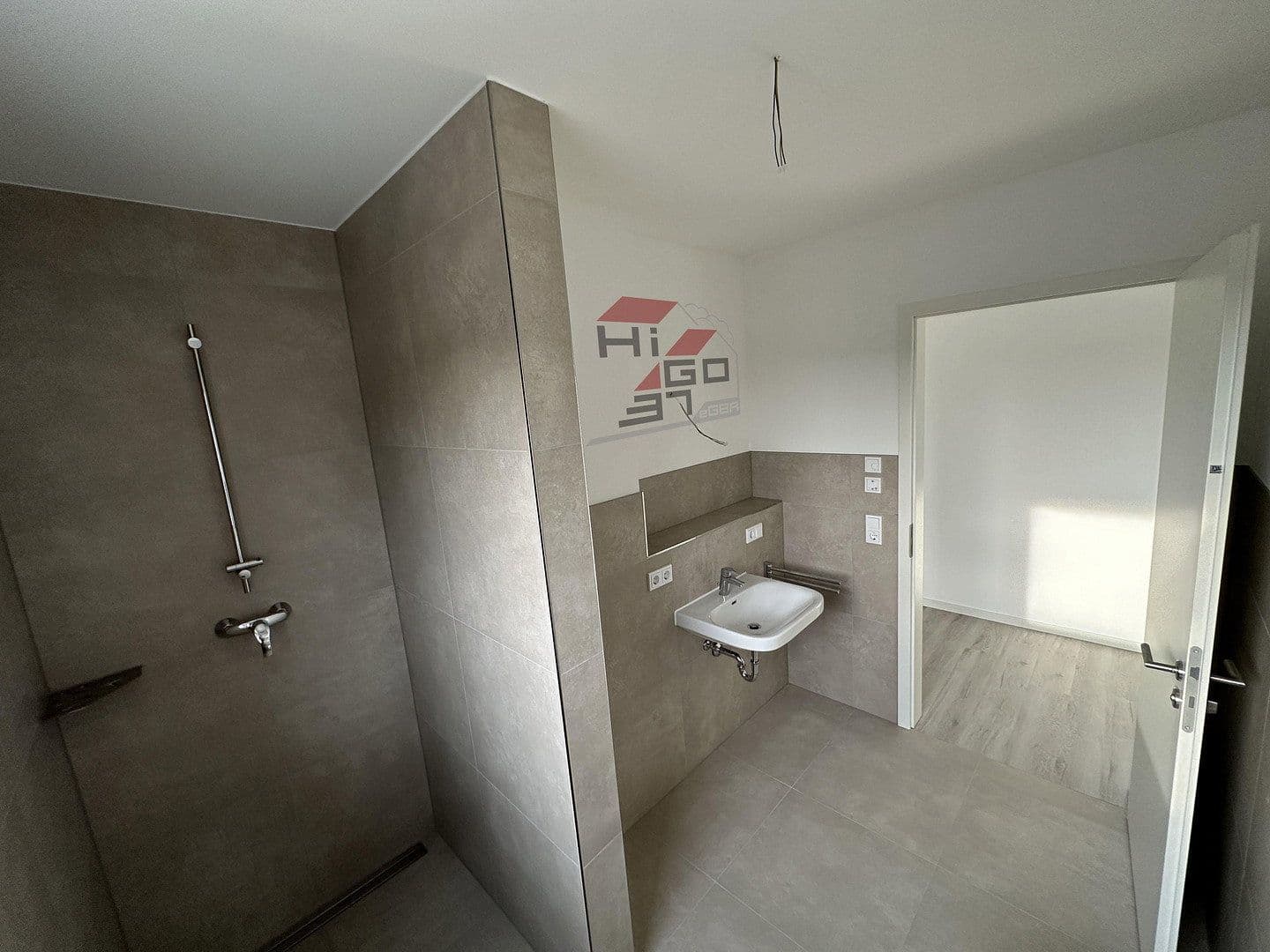 Prodej domu 127 m², pozemek 753 m², Rosdorf, Dolní Sasko Prodej domu 127 m², pozemek 753 m², Rosdorf, Dolní Sasko