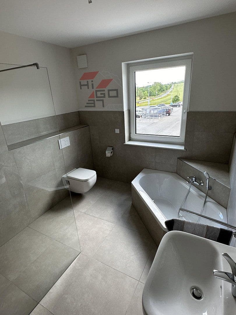 Prodej domu 127 m², pozemek 753 m², Rosdorf, Dolní Sasko Prodej domu 127 m², pozemek 753 m², Rosdorf, Dolní Sasko