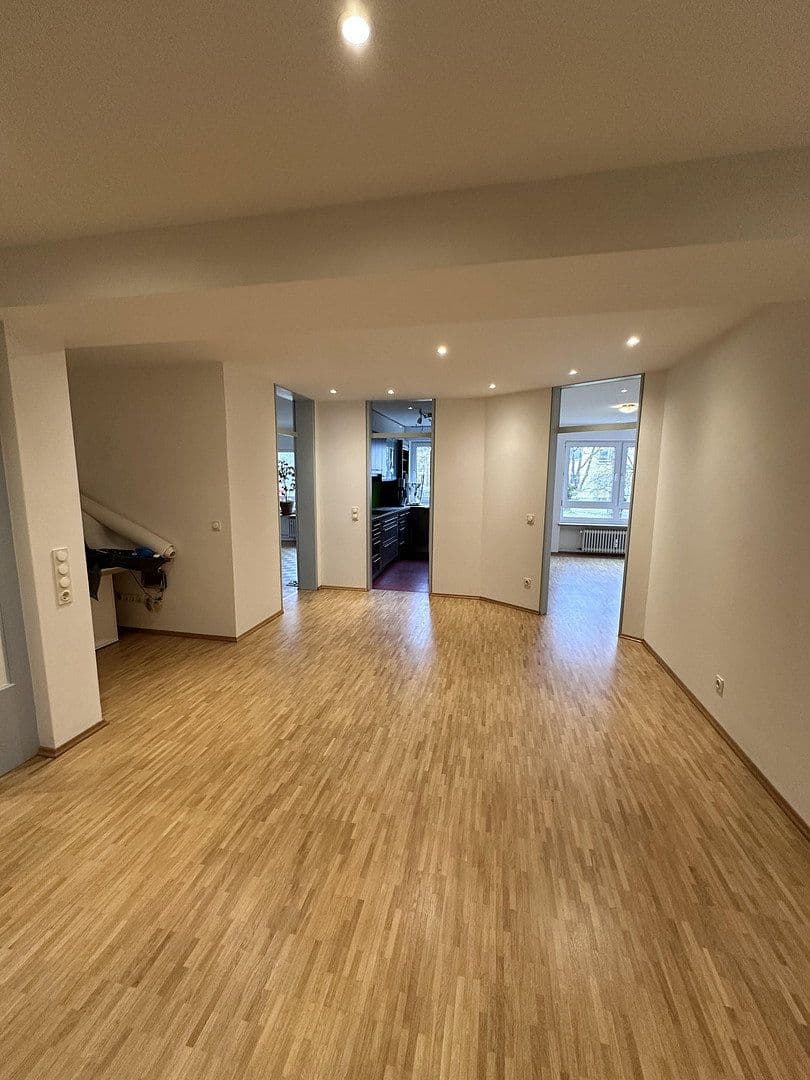 Pronájem bytu 5+1 126 m², München, Bavorsko Pronájem bytu 5+1 126 m², München, Bavorsko