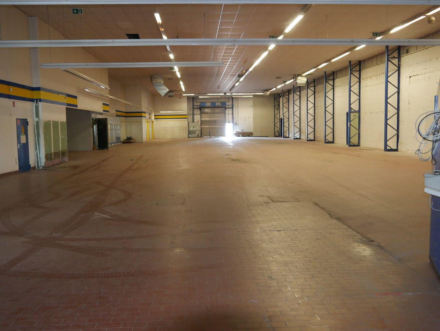 Pronájem nebytového prostoru 10.000 m², Salzunger Straße 115b, Leimbach, Durynsko Pronájem nebytového prostoru 10.000 m², Salzunger Straße 115b, Leimbach, Durynsko