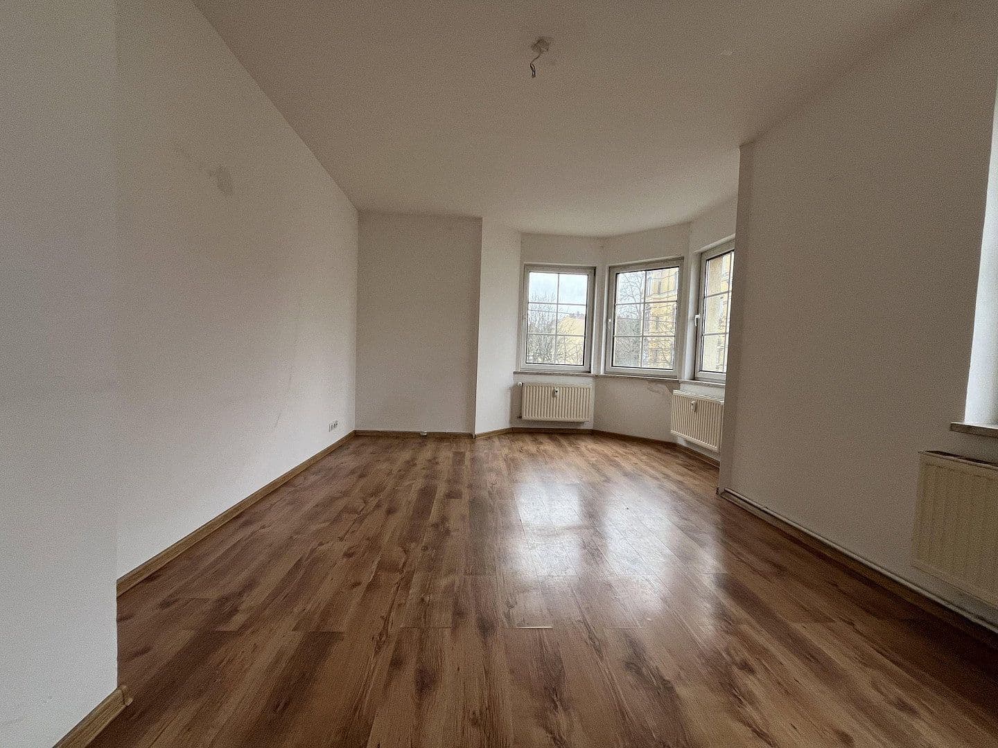 Pronájem bytu 3+1 76 m², Leipziger Straße 132, Cvikov, Sasko Pronájem bytu 3+1 76 m², Leipziger Straße 132, Cvikov, Sasko